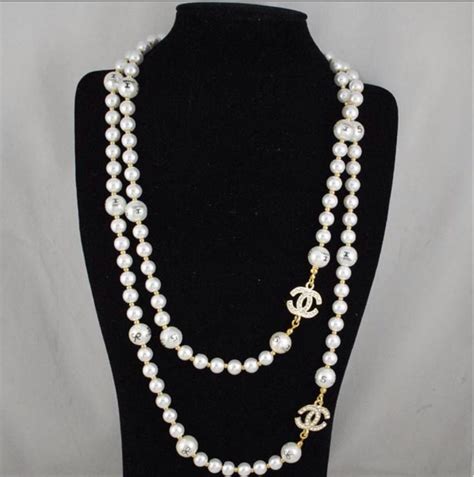 coco chanel pearls style